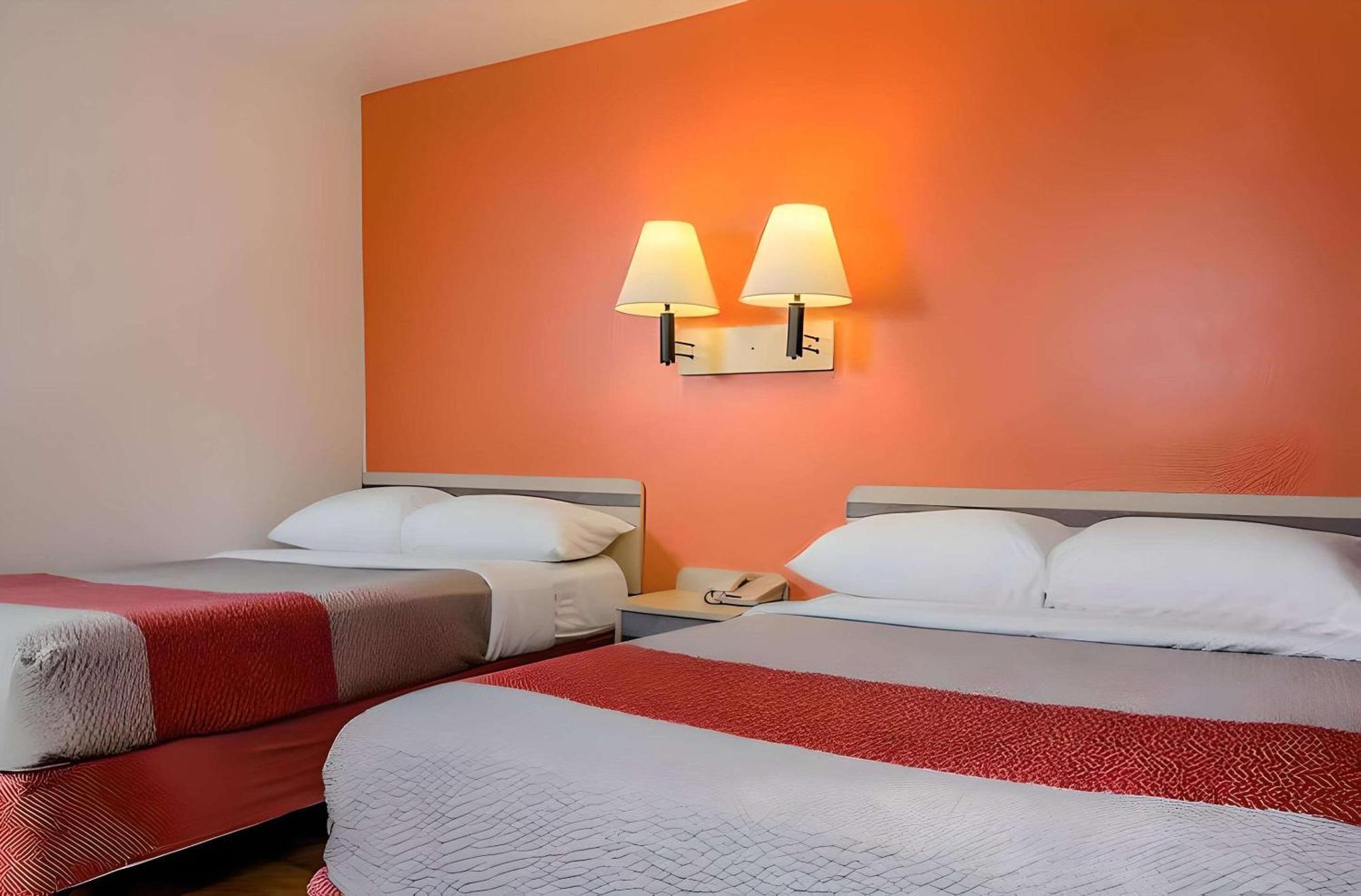 Park Inn By Radisson, Търлок Екстериор снимка